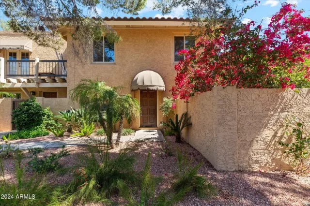 MLS: 6689418 Condo For Sale