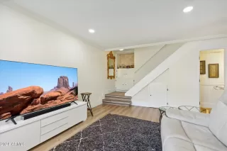 Photo #5: 6689418 Listing