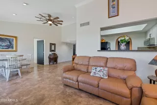Photo #3: 6689853 Listing 