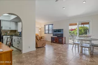 Photo #6: 6689853 Listing 