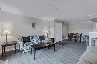 Photo #3: 6689860 Listing