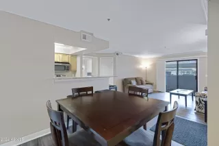 Photo #5: 6689860 Listing