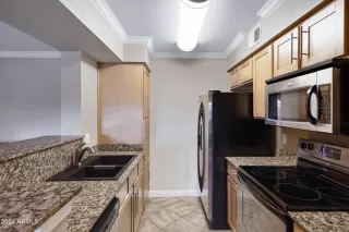 Photo #6: 6689860 Listing