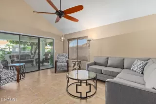 Photo #4: 6689983 Listing