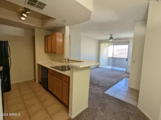 Photo #5: 6690272 Listing