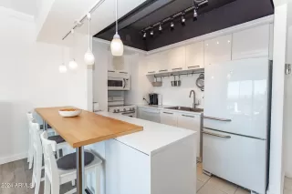 Photo #2: 6690315 Listing