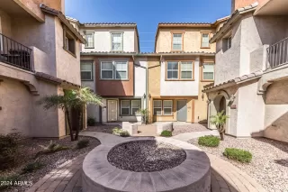 Photo #3: 6690376 Listing