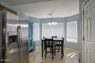 Photo #5: 6690418 Listing