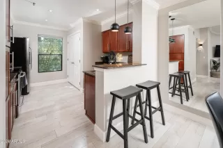 Photo #6: 6690609 Listing