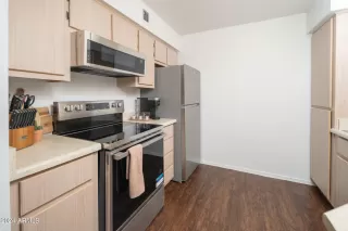 Photo #3: 6690658 Listing