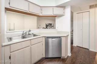 Photo #4: 6690658 Listing