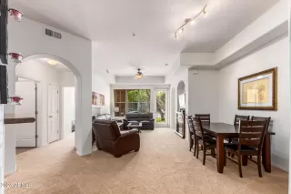 Photo #5: 6690736 Listing