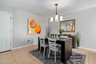 Photo #3: 6690874 Listing