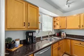 Photo #6: 6690874 Listing