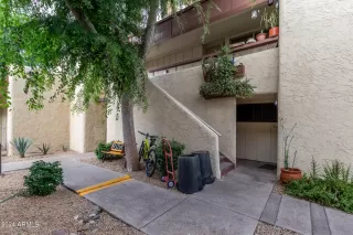 Photo #5: 6691094 Listing