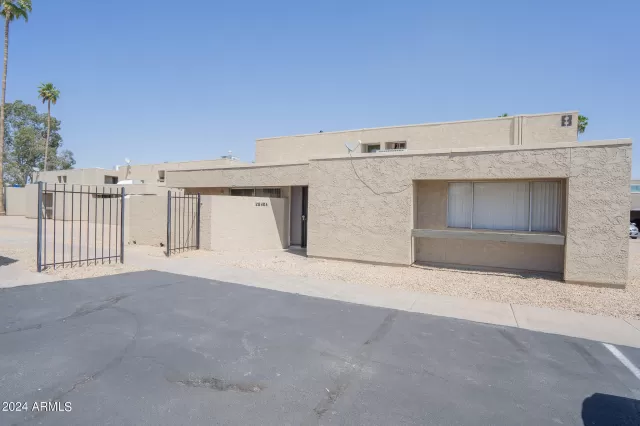 MLS: 6691102 Condo For Sale