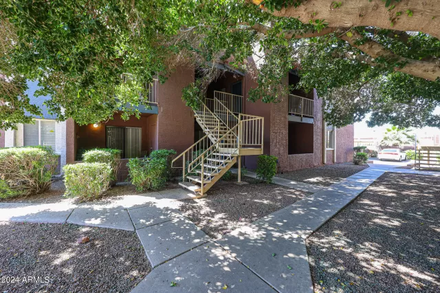 MLS: 6691144 Condo For Sale