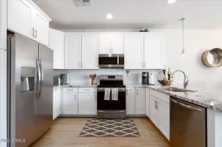 Photo #3: 6691257 Listing