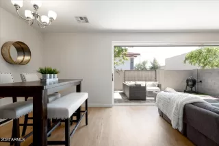 Photo #5: 6691257 Listing