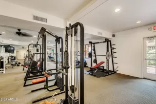 Photo #5: 6691276 Listing