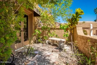 Photo #3: 6691304 Listing