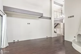 Photo #5: 6691304 Listing