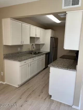 Photo #2: 6691359 Listing 