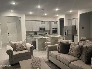 Photo #5: 6691390 Listing