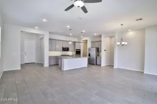 Photo #6: 6691390 Listing