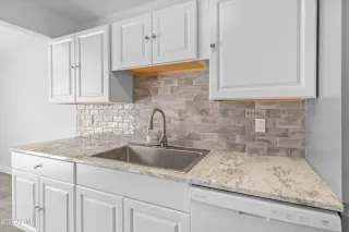 Photo #4: 6691398 Listing 