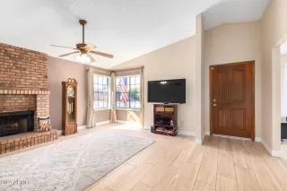 Photo #6: 6691549 Listing