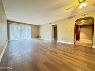 Photo #4: 6691553 Listing