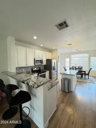 Photo #2: 6691671 Listing