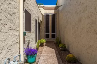 Photo #3: 6691673 Listing