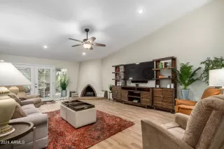 Photo #4: 6691673 Listing