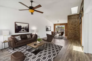 Photo #5: 6691809 Listing 