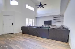 Photo #3: 6691870 Listing