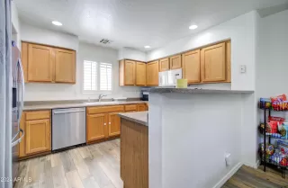 Photo #4: 6691870 Listing