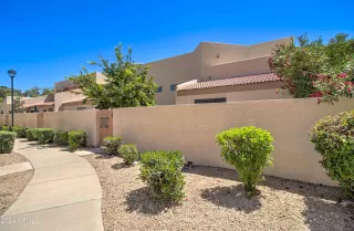 Photo #6: 6691870 Listing