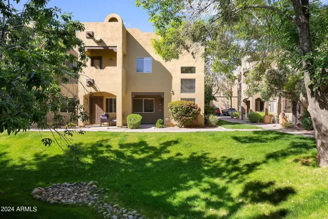 MLS: 6691904 Condo For Sale