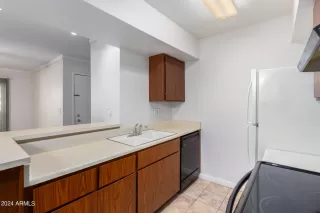 Photo #5: 6692264 Listing