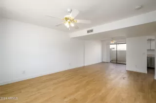 Photo #4: 6692350 Listing