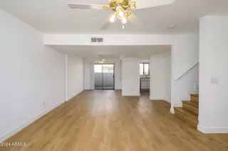 Photo #5: 6692350 Listing