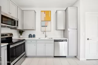 Photo #4: 6692425 Listing