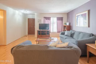 Photo #6: 6692739 Listing