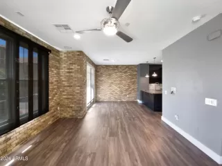 Photo #2: 6693001 Listing