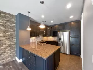 Photo #5: 6693001 Listing