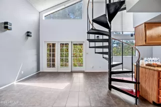 Photo #2: 6693121 Listing