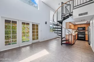 Photo #5: 6693121 Listing