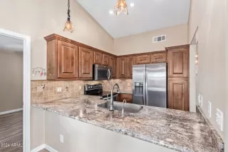 Photo #3: 6693192 Listing 